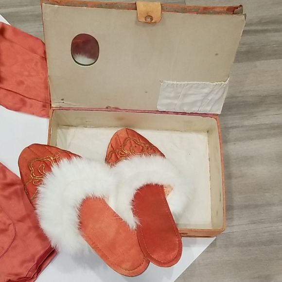 Asian Hand Embroidered Gold Dragon Red Silk Pajama Slippers Box Ensemble Size S - Picture 11 of 16